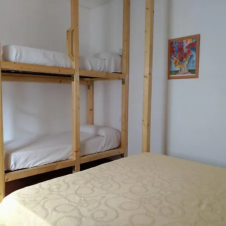 1850 Hostel